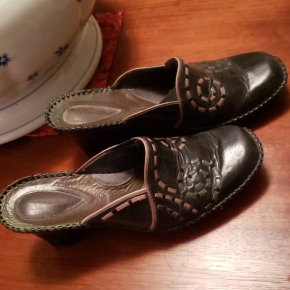 CLARKS Artisan Collection leather wedge, like new - Picture 4 of 8